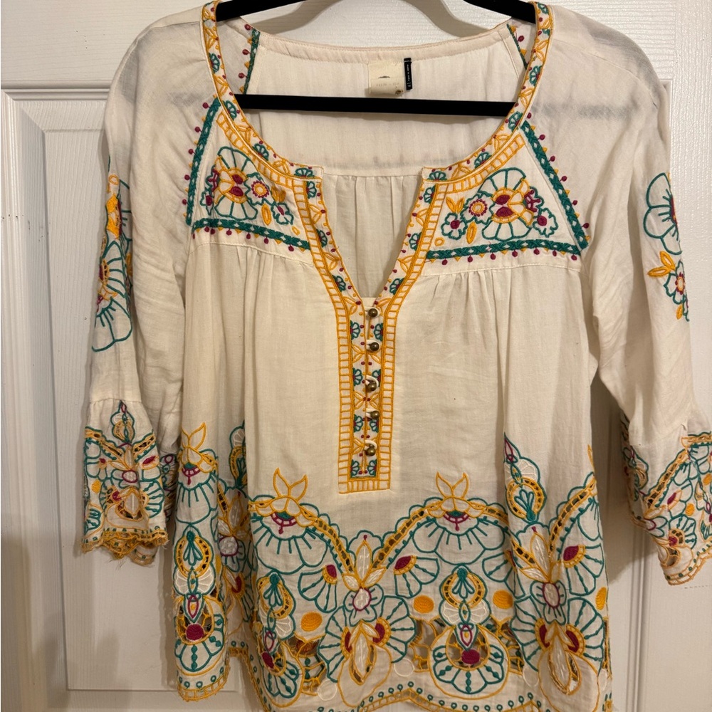 Anthropologie Akemi +Kin Bisbee
Embroidered Top Size 10